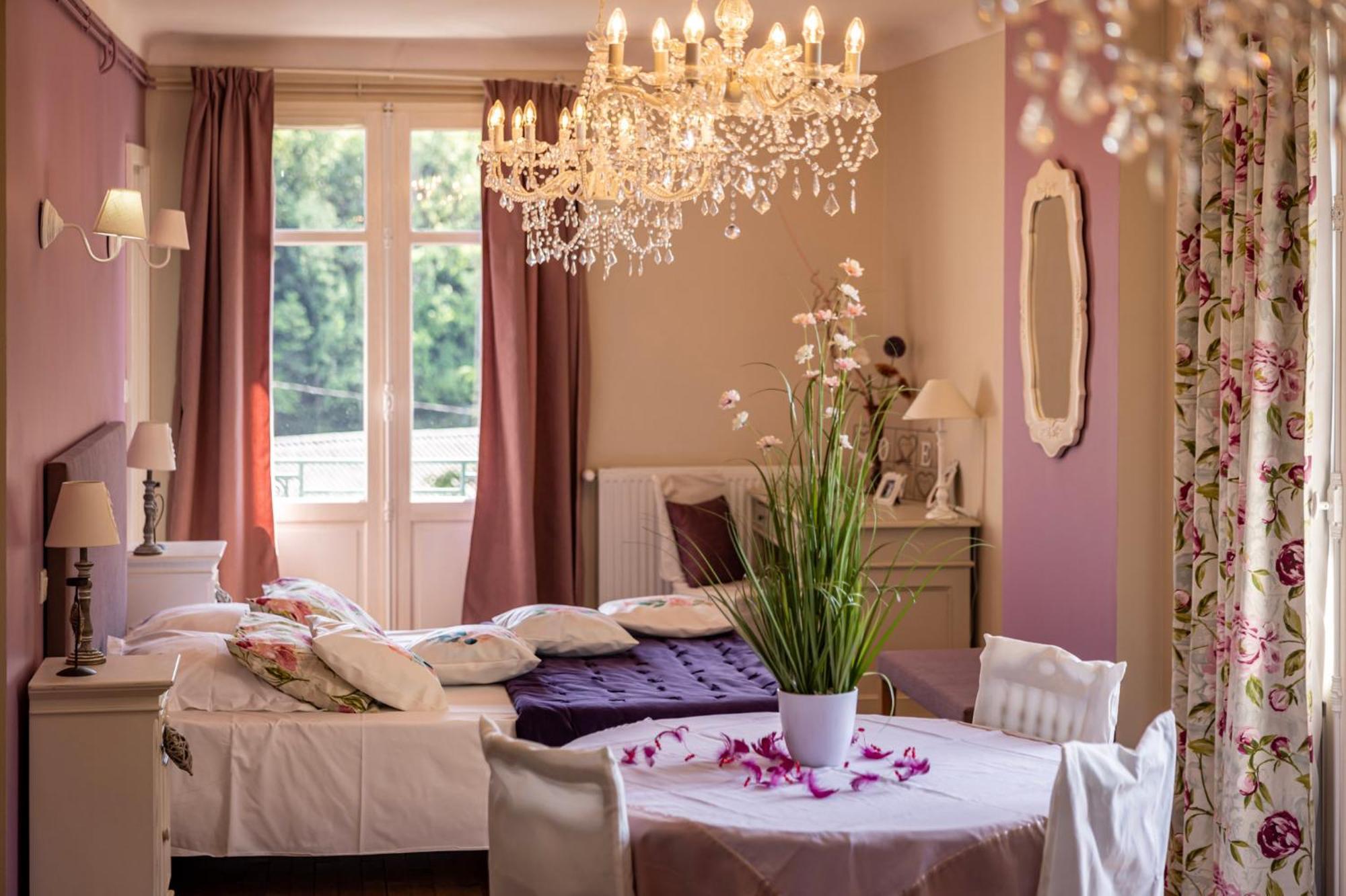 Domaine De La Clauzure Hotell La Roche-Canillac Eksteriør bilde